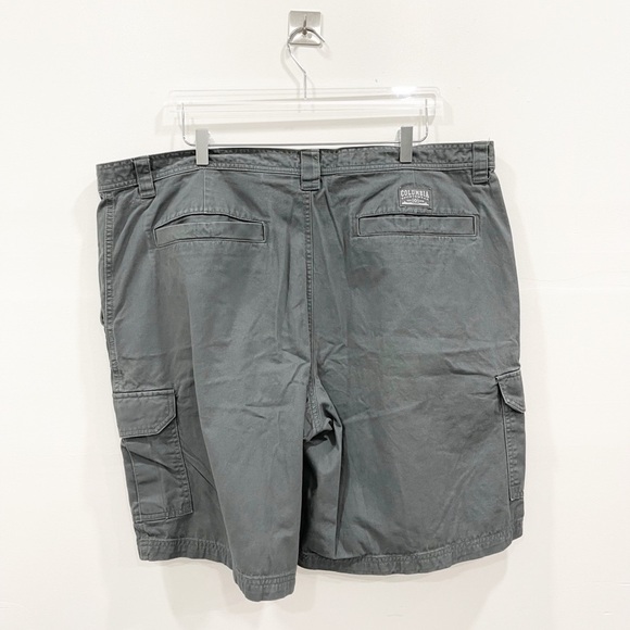 Columbia Roc II Short Grey Cargo 44w10L Omni-Shade - Picture 2 of 8